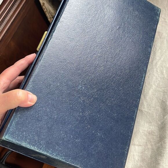 Jim Beam Whiskey Bottle Decanter 1973 Tulips design made from Regal China. In or - Picture 12 of 16